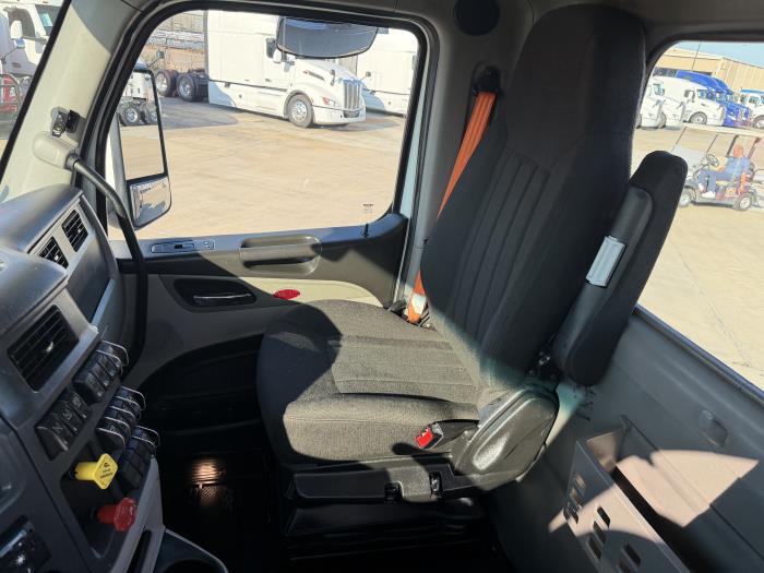 2023 Peterbilt 567-24