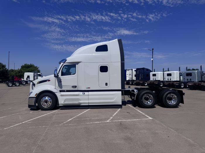 2027 Peterbilt 579-2
