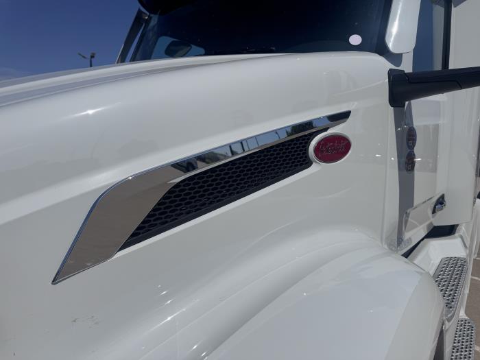 2027 Peterbilt 579-4