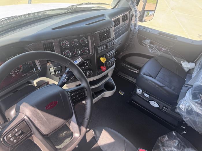 2027 Peterbilt 579-5