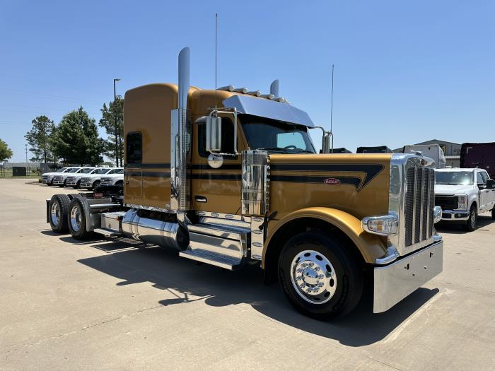 2025 Peterbilt 589-1