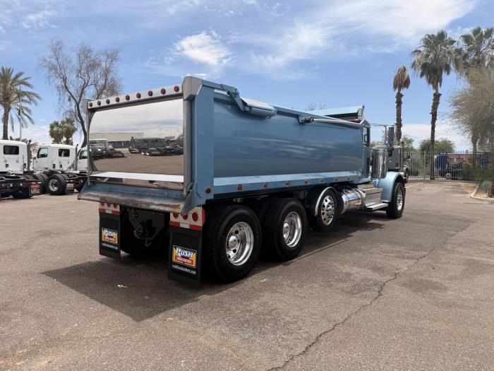 2024 Peterbilt 389-4