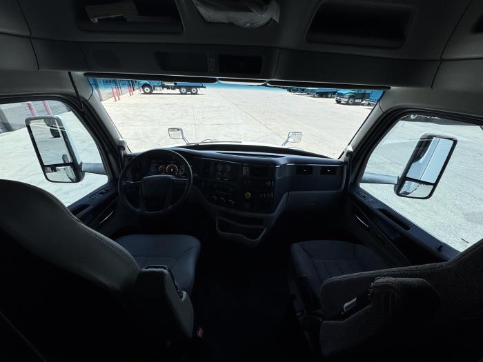2022 Peterbilt 579-18