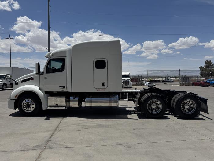 2022 Peterbilt 579-7