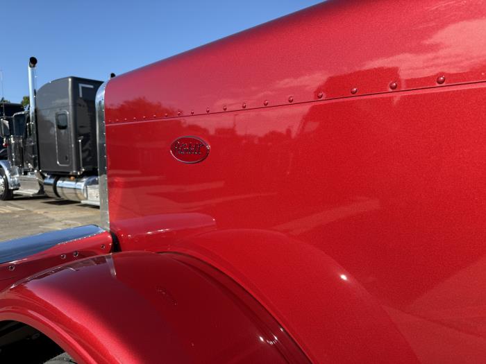 2027 Peterbilt 589-15
