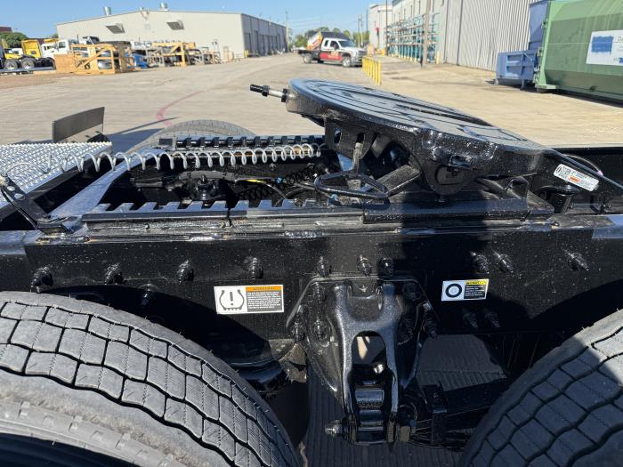 2027 Peterbilt 589-21