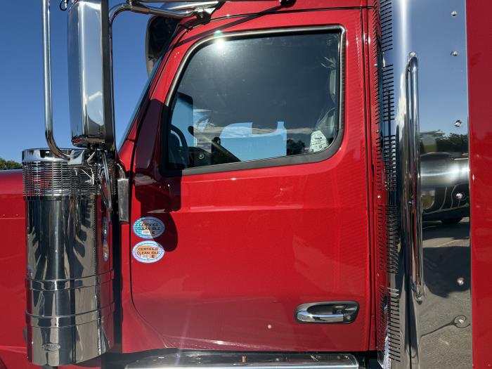 2027 Peterbilt 589-25
