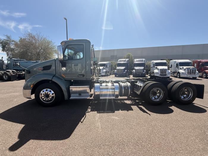 2021 Peterbilt 579-1
