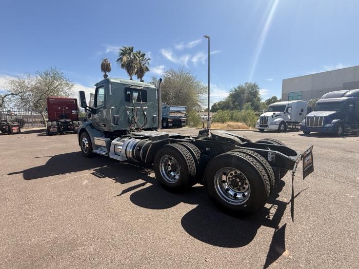 2021 Peterbilt 579-2