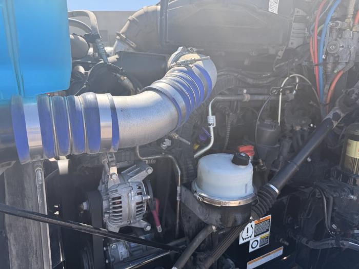 2021 Peterbilt 579-8