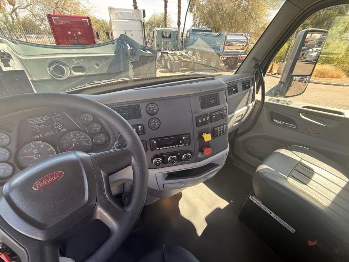 2021 Peterbilt 579-11