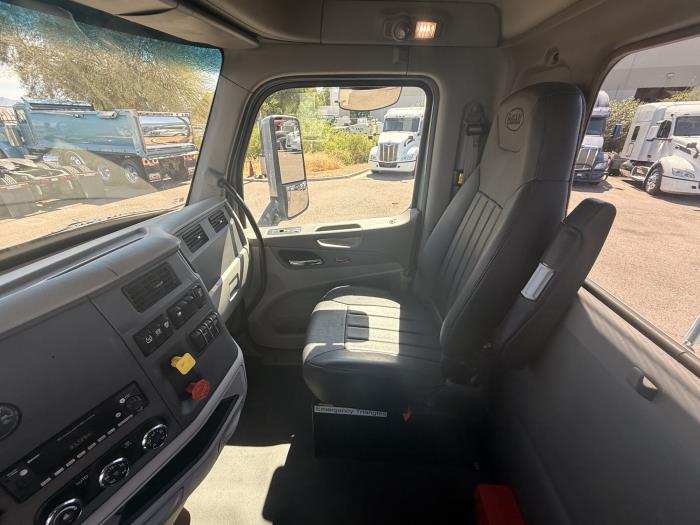2021 Peterbilt 579-12