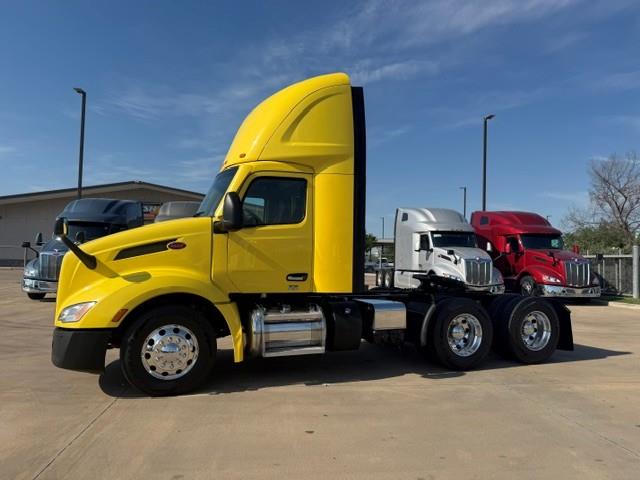 2023 Peterbilt 579-1