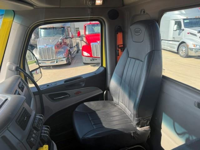 2023 Peterbilt 579-22