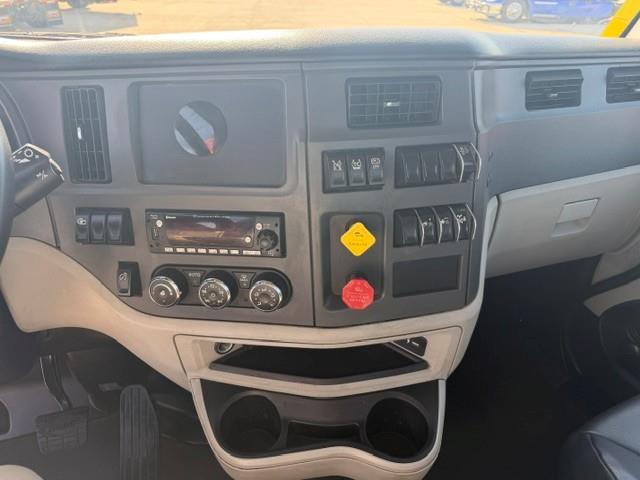 2023 Peterbilt 579-26