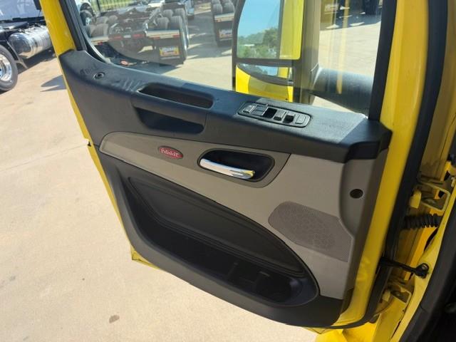 2023 Peterbilt 579-30