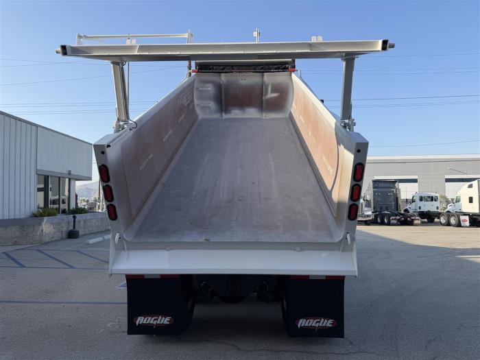 2027 Peterbilt 567-33