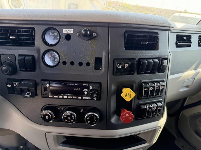 2021 Peterbilt 567-20