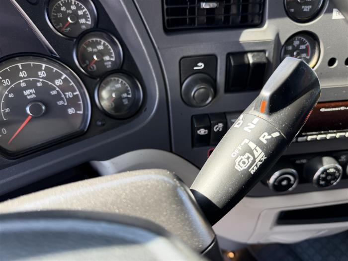 2021 Peterbilt 567-25