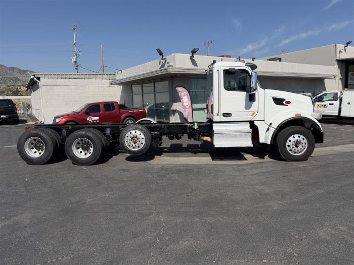 2021 Peterbilt 567-3