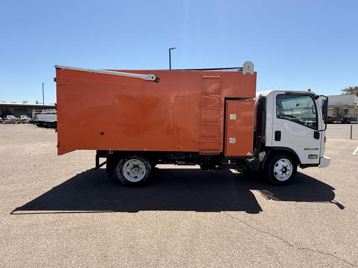 2023 Isuzu NPR-HD-5