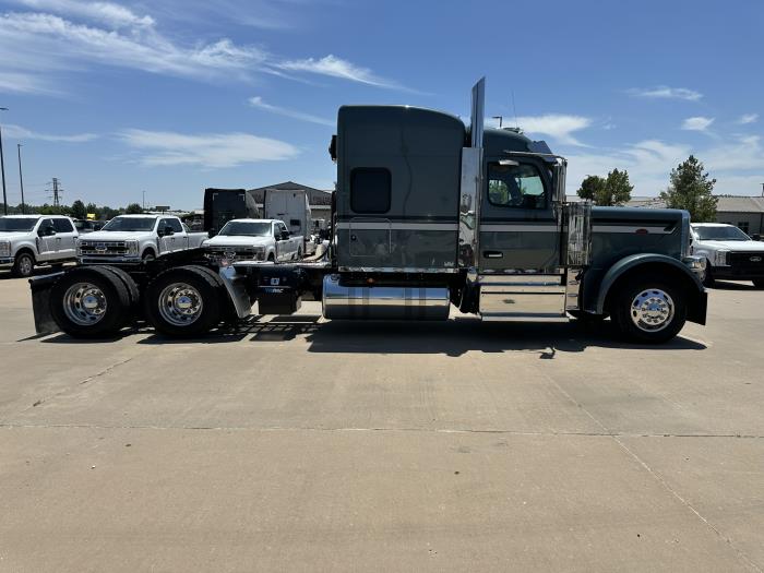 2025 Peterbilt 589-4