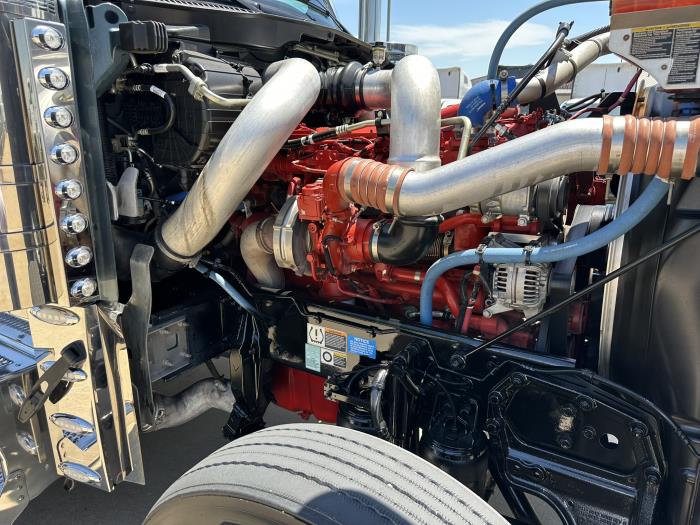2025 Peterbilt 589-17