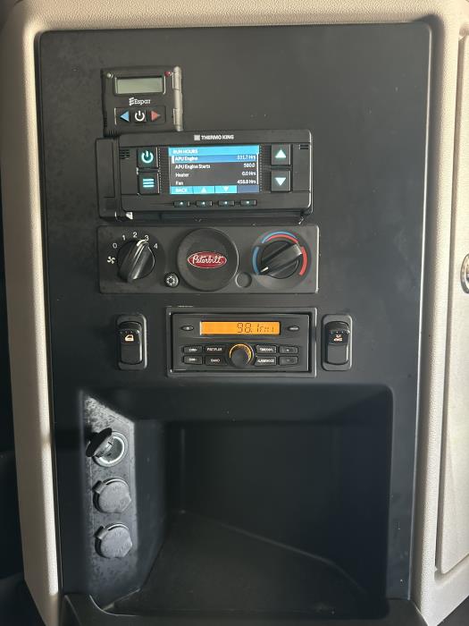 2025 Peterbilt 589-11