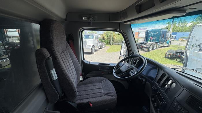2025 Peterbilt 567-13