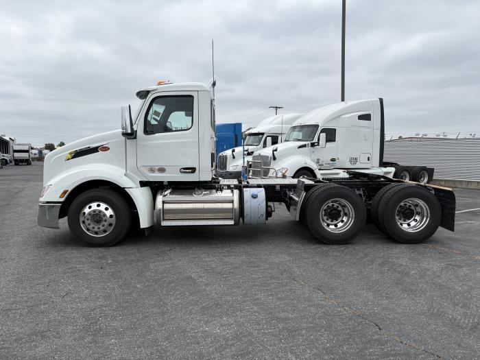 2027 Peterbilt 579-8