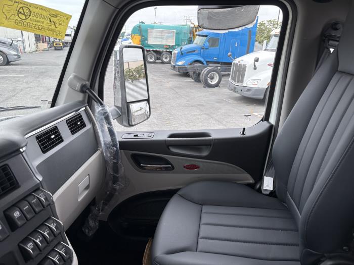 2027 Peterbilt 579-18