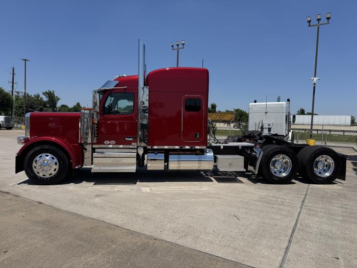 2027 Peterbilt 589-4