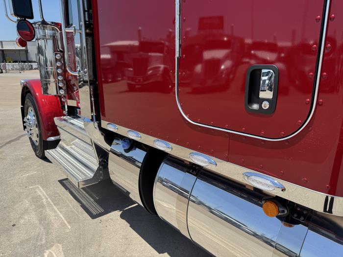 2027 Peterbilt 589-10