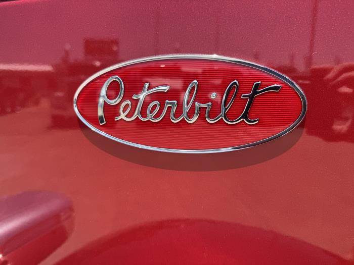 2027 Peterbilt 589-13