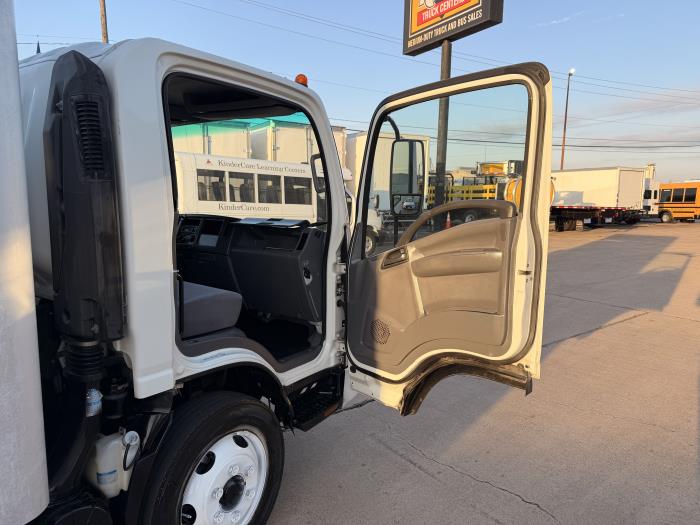 2022 Isuzu NRR-11