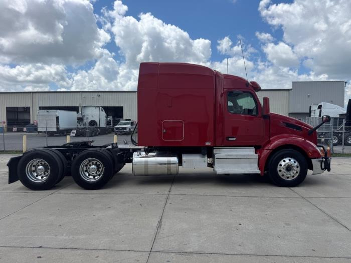 2022 Peterbilt 579-3