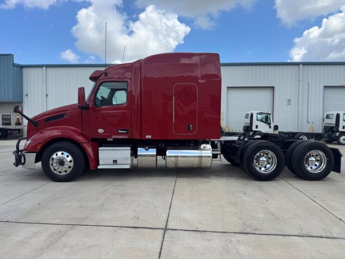2022 Peterbilt 579-7