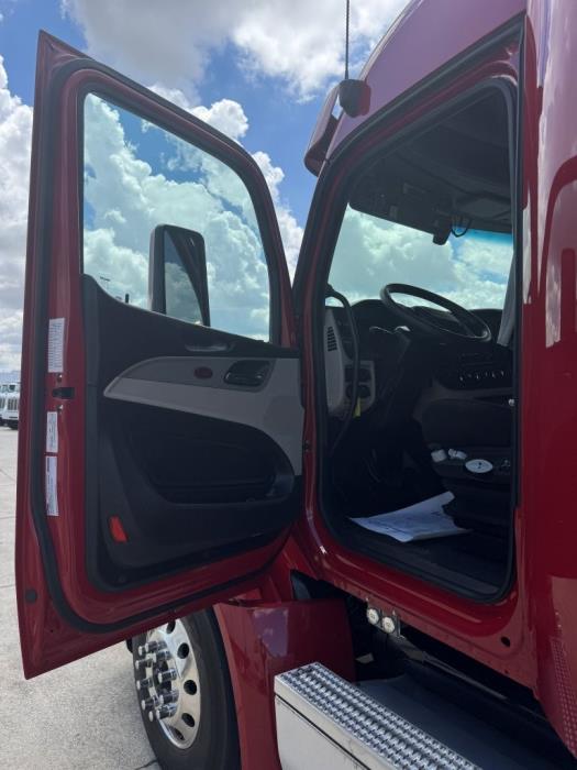 2022 Peterbilt 579-8