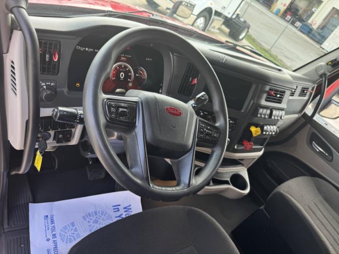 2022 Peterbilt 579-9