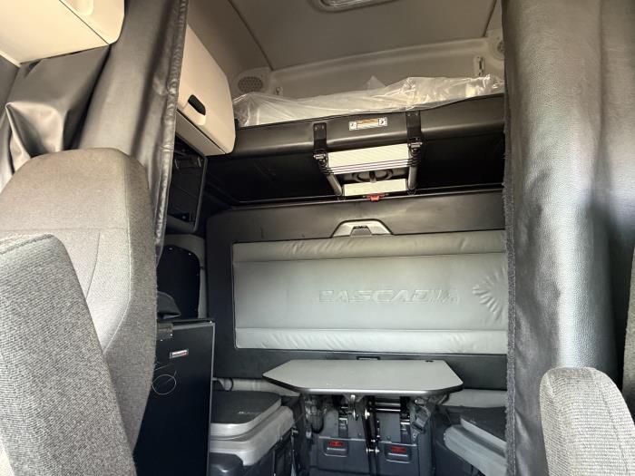 2021 Freightliner Cascadia-13