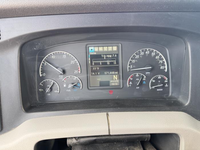 2021 Freightliner Cascadia-11