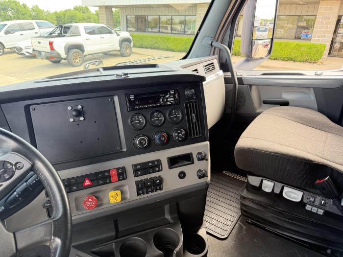 2021 Freightliner Cascadia-12