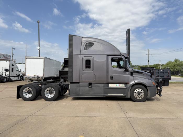 2021 Freightliner Cascadia-4