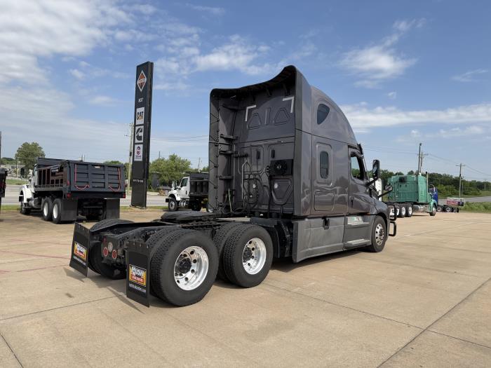 2021 Freightliner Cascadia-5