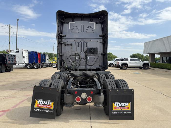 2021 Freightliner Cascadia-7