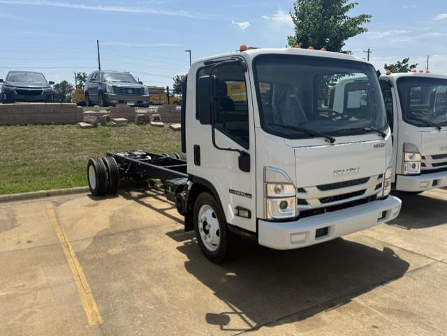 2026 Isuzu NPR-HD-5