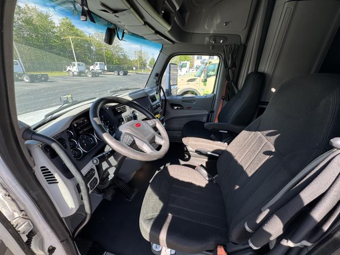 2021 Peterbilt 579-9