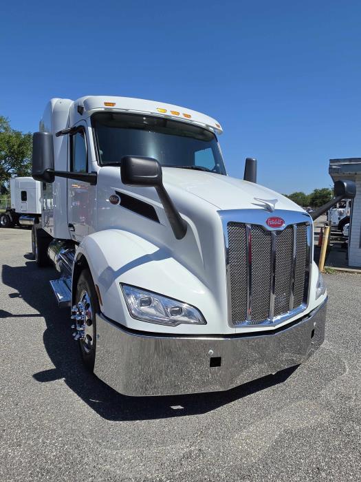 2022 Peterbilt 579-4