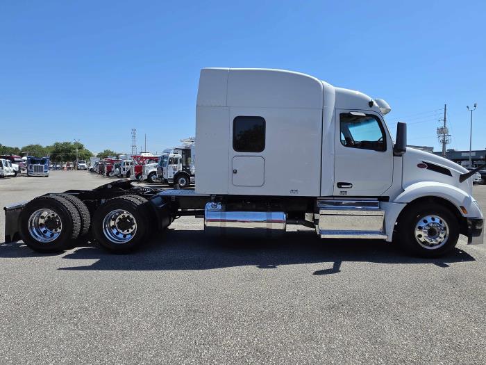 2022 Peterbilt 579-6