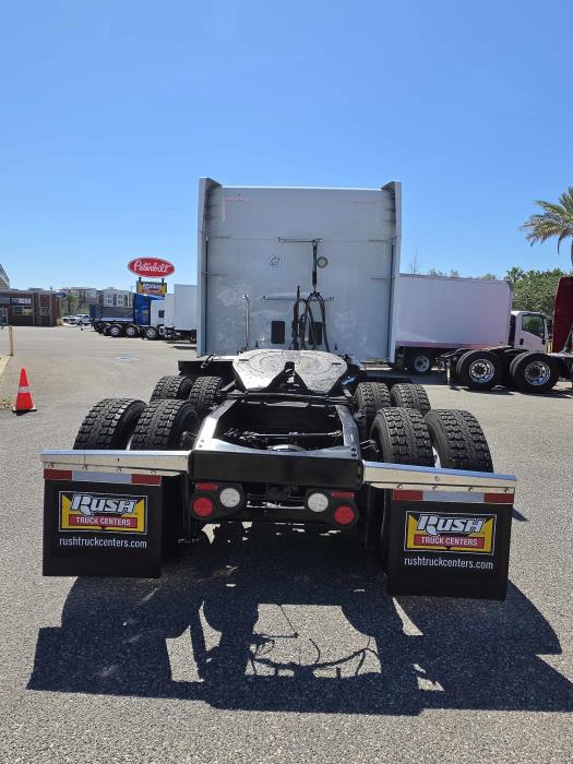 2022 Peterbilt 579-8